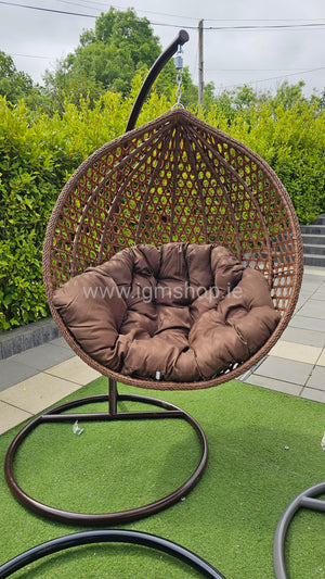Egg Chair with CushionRelax in style with our Egg Chair with Cushion and Pillow, now available in 3 gorgeous colours! The unique design of this chair, with its egg-shaped backrest and com