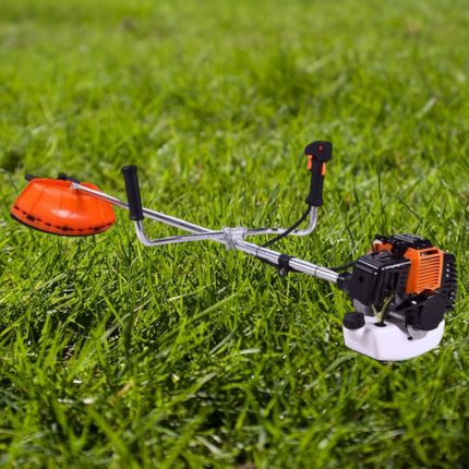 Petrol strimmer 2 in 1 brush cutter 52cc Petrol strimmer 2 in 1 brush cutter 52cc
 
PETROL STRIMMER &amp; BRUSH CUTTER 52CC
Power: 1400w
No Load Speed: 6500min
Fuel tank 1100ml


1pc 40z blade
1pc trimmer 